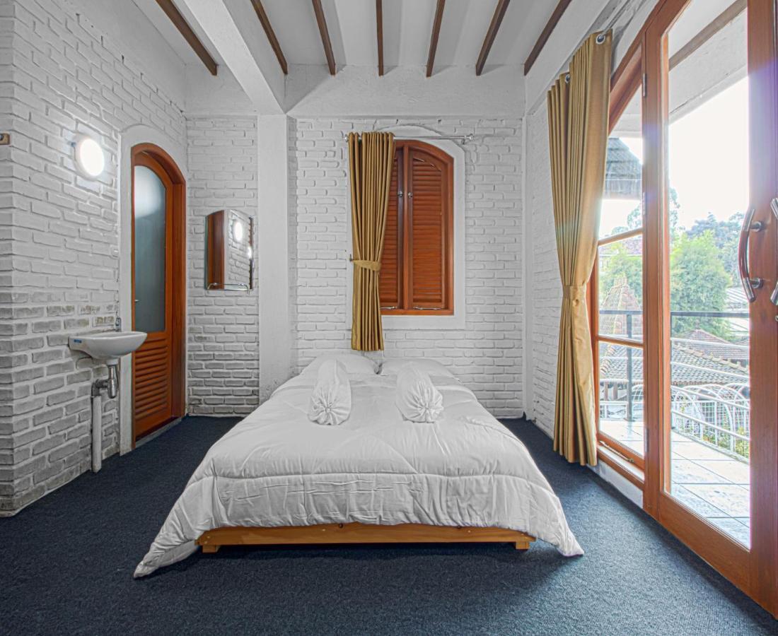 D'Journey Hotel Лембанг Экстерьер фото