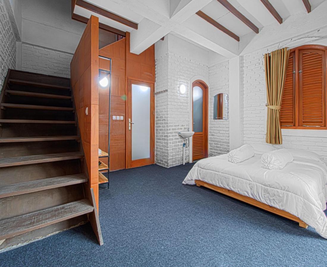 D'Journey Hotel Лембанг Экстерьер фото