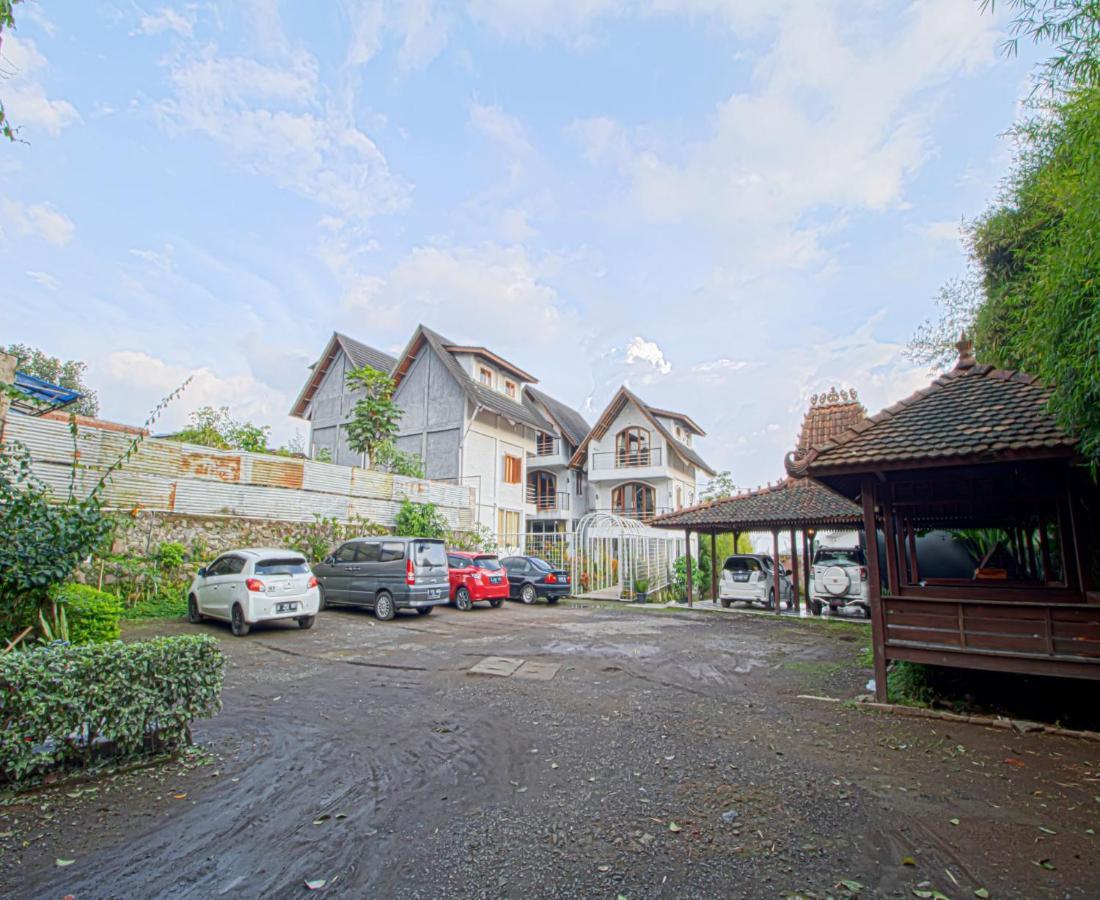 D'Journey Hotel Лембанг Экстерьер фото