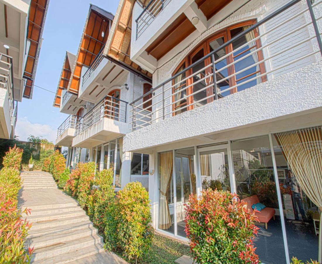 D'Journey Hotel Лембанг Экстерьер фото
