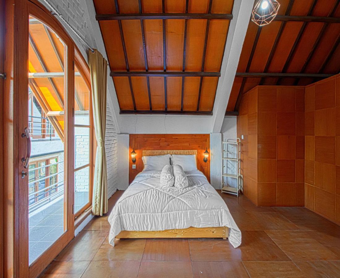 D'Journey Hotel Лембанг Экстерьер фото