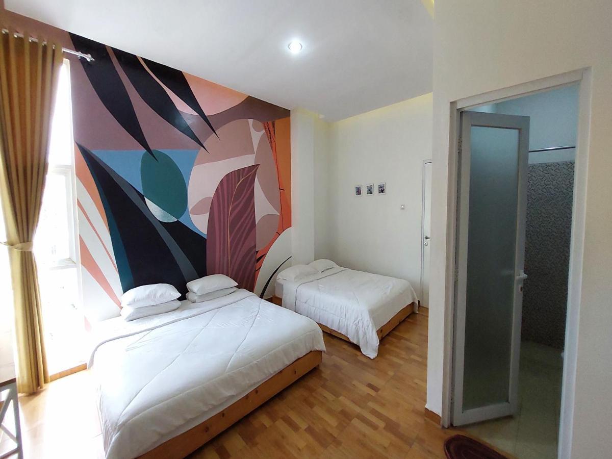 D'Journey Hotel Лембанг Экстерьер фото